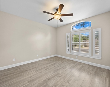 4801 Interlachen Ln - Photo Thumbnail 18