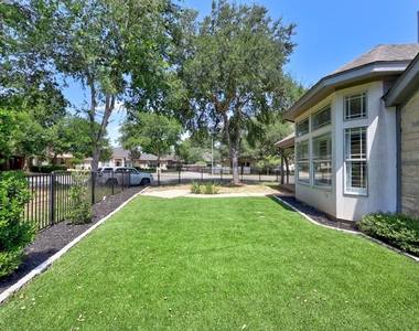 4801 Interlachen Ln - Photo Thumbnail 21