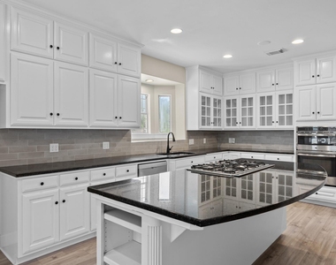 4801 Interlachen Ln - Photo Thumbnail 2