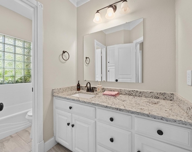 4801 Interlachen Ln - Photo Thumbnail 16