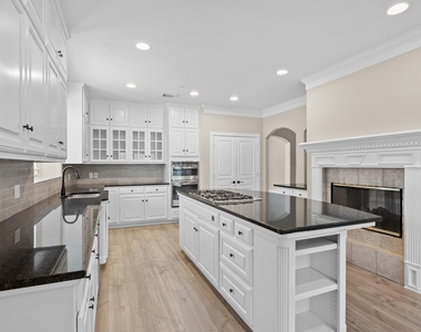 4801 Interlachen Ln - Photo Thumbnail 32