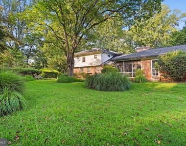 10810 Burbank - Photo Thumbnail 57