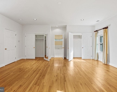 10810 Burbank - Photo Thumbnail 41