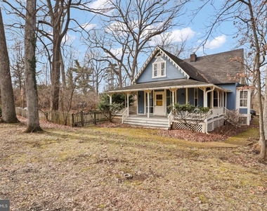 206 Grove Avenue - Photo Thumbnail 1