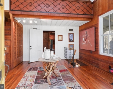 206 Grove Avenue - Photo Thumbnail 4