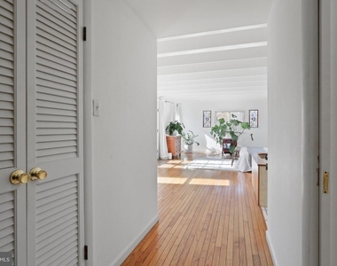 206 Grove Avenue - Photo Thumbnail 22