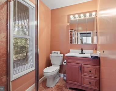 206 Grove Avenue - Photo Thumbnail 11