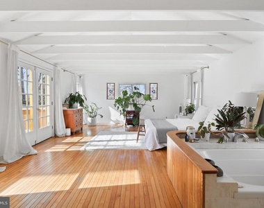 206 Grove Avenue - Photo Thumbnail 23