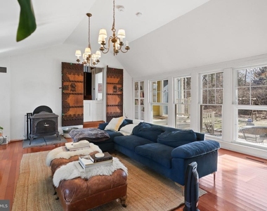 206 Grove Avenue - Photo Thumbnail 14
