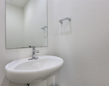 8340 Mimi Ln - Photo Thumbnail 21