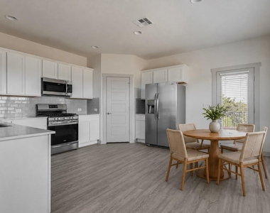 8340 Mimi Ln - Photo Thumbnail 6