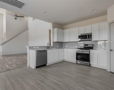 8340 Mimi Ln - Photo Thumbnail 10