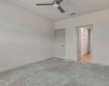 8340 Mimi Ln - Photo Thumbnail 14