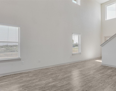 8340 Mimi Ln - Photo Thumbnail 5
