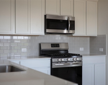 8340 Mimi Ln - Photo Thumbnail 11
