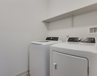 8340 Mimi Ln - Photo Thumbnail 20