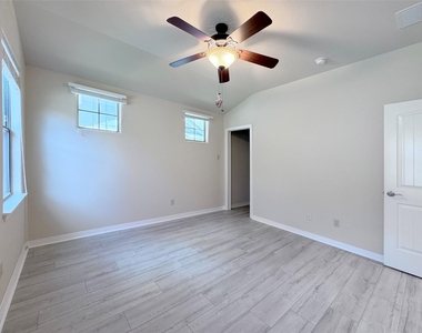 9707 Anderson Mill Rd - Photo Thumbnail 19