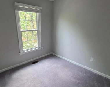 1353 Templeton Place - Photo Thumbnail 17