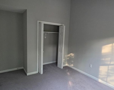 1353 Templeton Place - Photo Thumbnail 16