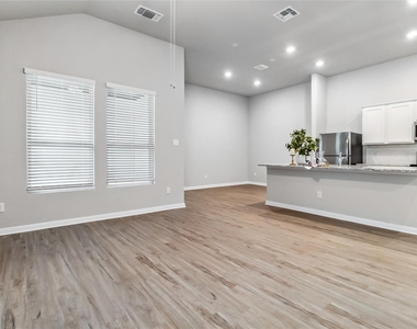 541 Caymus Dr - Photo Thumbnail 16