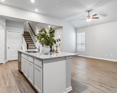 541 Caymus Dr - Photo Thumbnail 6