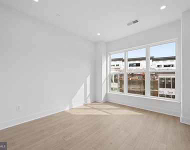 5609 Vermillion Cir - Photo Thumbnail 32