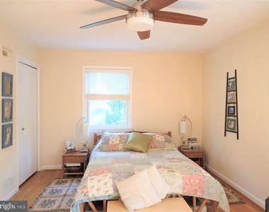 5208 Acacia Avenue - Photo Thumbnail 4