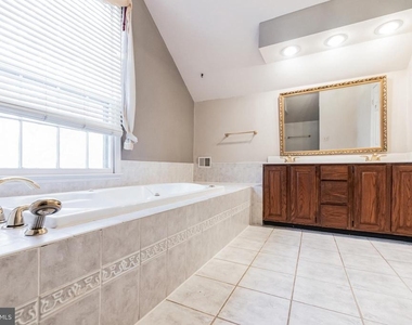14524 Pebblewood Drive - Photo Thumbnail 17