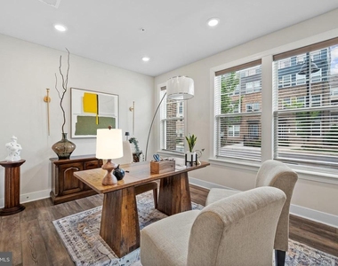 122 Dickenson Drive - Photo Thumbnail 3