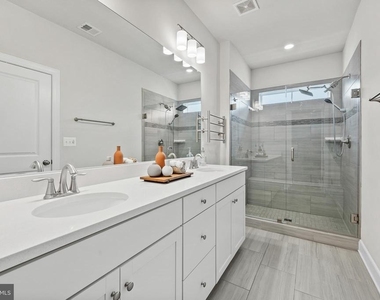 122 Dickenson Drive - Photo Thumbnail 24