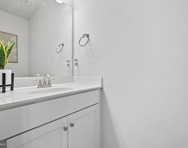 122 Dickenson Drive - Photo Thumbnail 39