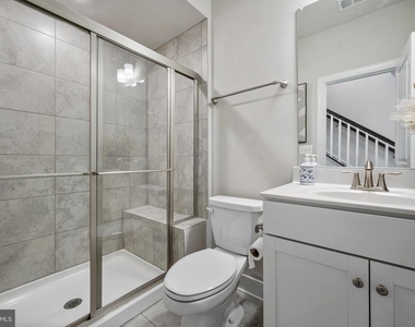 122 Dickenson Drive - Photo Thumbnail 6