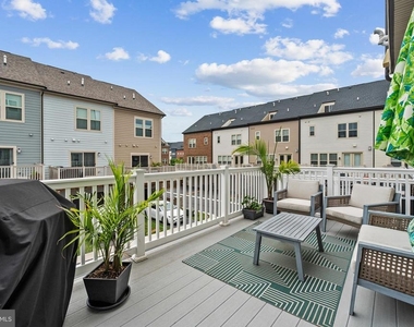 122 Dickenson Drive - Photo Thumbnail 45