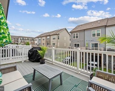 122 Dickenson Drive - Photo Thumbnail 43