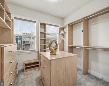 122 Dickenson Drive - Photo Thumbnail 28