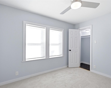 905 E 53rd St - Photo Thumbnail 20