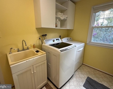 3608 Old Baltimore Drive - Photo Thumbnail 5