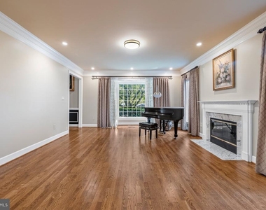 10117 Meyer Point Terrace - Photo Thumbnail 17