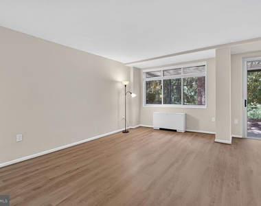 10500 Rockville Pike - Photo Thumbnail 13