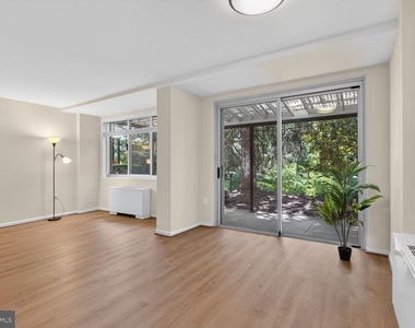 10500 Rockville Pike - Photo Thumbnail 9