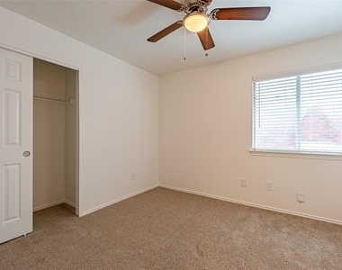 12905 Thomas Jefferson St - Photo Thumbnail 7