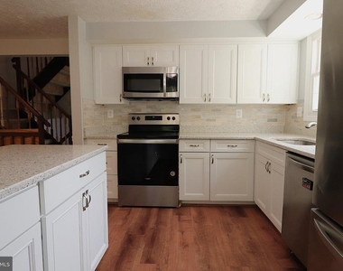 7518 Weatherby Drive - Photo Thumbnail 9