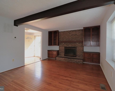 7518 Weatherby Drive - Photo Thumbnail 5