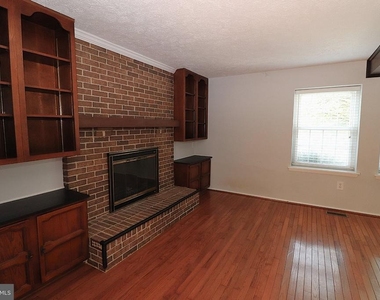 7518 Weatherby Drive - Photo Thumbnail 2
