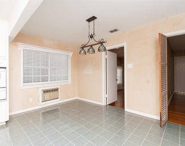 4510 Russell Dr - Photo Thumbnail 5