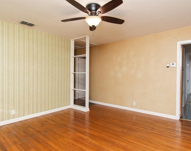 4510 Russell Dr - Photo Thumbnail 1