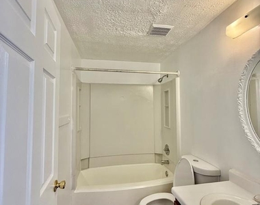 1234 Elm Grove Circle - Photo Thumbnail 16