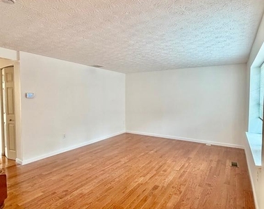 1234 Elm Grove Circle - Photo Thumbnail 3