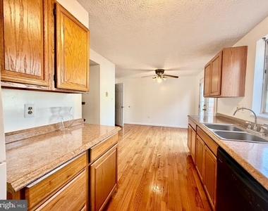 1234 Elm Grove Circle - Photo Thumbnail 8