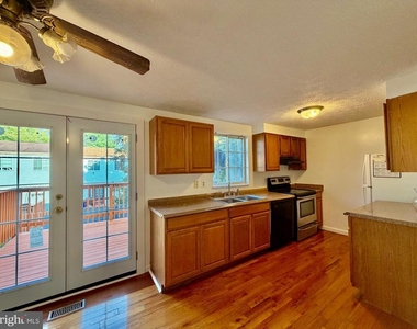 1234 Elm Grove Circle - Photo Thumbnail 7